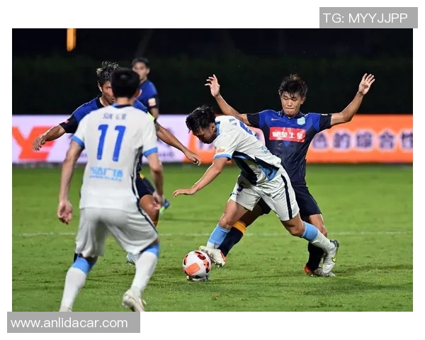 广州足球队心理素质揭秘：如何在赛场上保持冷静与决心